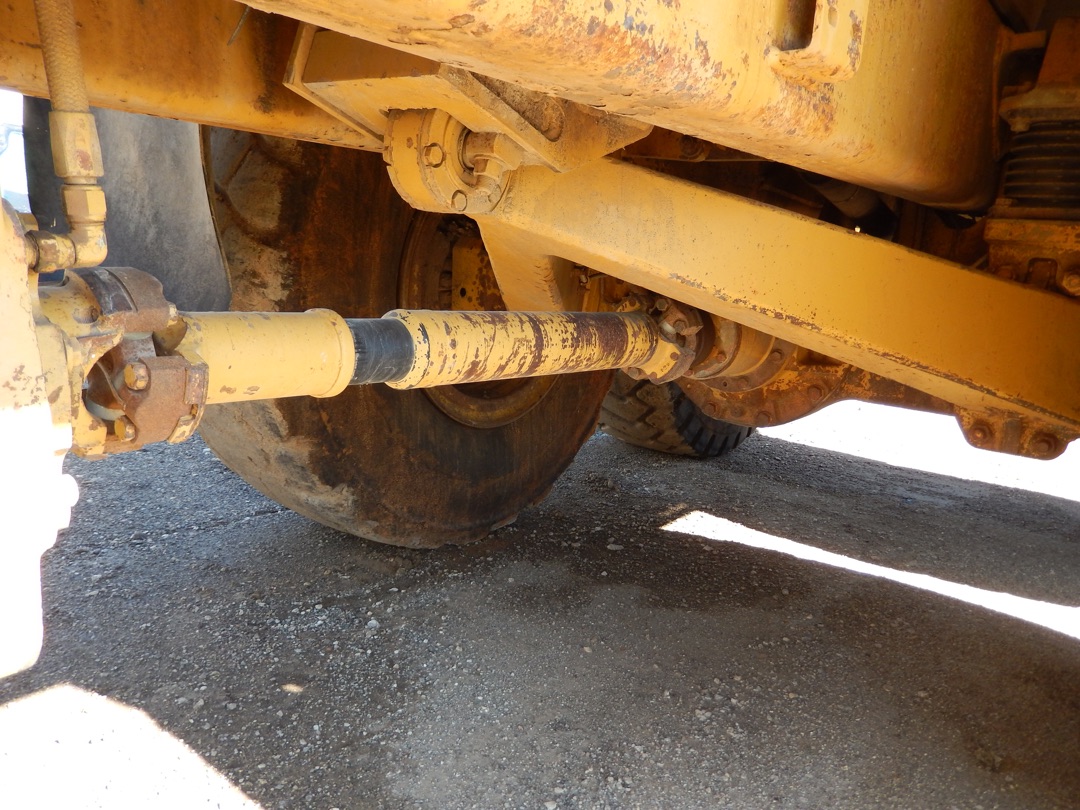 1997 CATERPILLAR D250E - Image 25